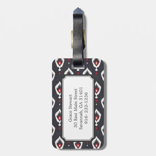 シックな黒と赤のイカットの部族模様モノグラム ラゲッジタグ (裏面縦)