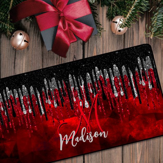シックな黒の赤い銀のグリッタードリップモノグラム デスクマット