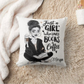 シックな「本やコーヒーが大好きな女の子」 クッション (ブランケット)