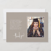 シックなTaupe署名の卒業発表 招待状 (裏面)