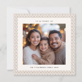シックなTaupe & White Snowflake Photo Christmas Card カード (正面)