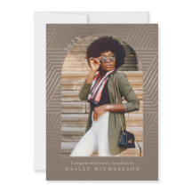 シックにミュートされた幾何学的プリント写真の卒業