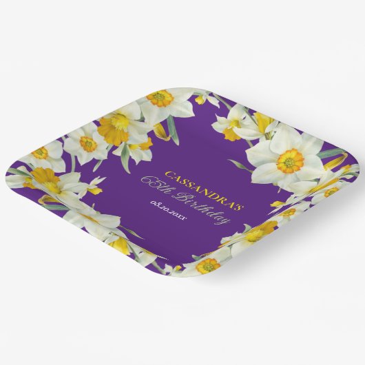 シックイエローホワイトダッフォディルフローラパープル誕生日 ペーパープレート (傾斜あり)