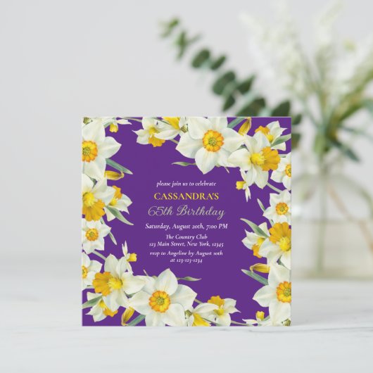 シックイエローホワイトダッフォディルフローラパープル誕生日 招待状 (スタンド正面)