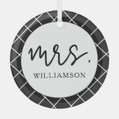 シックエレガントでミセス結婚の夫の妻 ガラスオーナメント (正面)