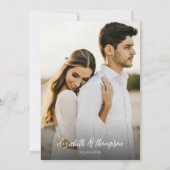 シックエレガントなスクリプト写真の結婚式の日付を保存 招待状 (裏面)