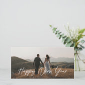 シックエレガントスクリプトハッピーニューイヤーのパノラマ写真 シーズンカード (スタンド正面)