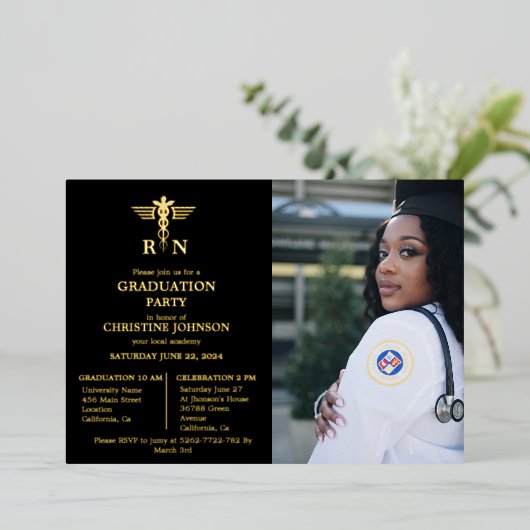 シックエレガントタイポグラフィナース卒業パーティーフォイ 箔招待状 (立ち正面)