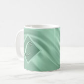 シックエレガントティール（緑がかった色）スワールモノグラムスタイリッシュ コーヒーマグカップ (正面左)