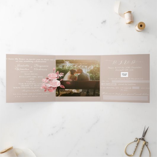 シックエレガントバラ結婚ズ 三つ折り招待状 (内部)