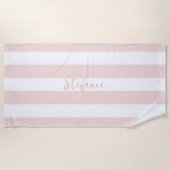 シックエレガントピンクのストライプブライダルシャワープレゼント ビーチタオル (正面)