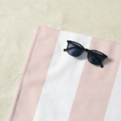 シックエレガントピンクのストライプブライダルシャワープレゼント ビーチタオル (インサイチュ)