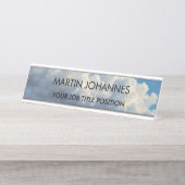 シックエレガントプレーンスタイリッシュブルースカイ&クラウド デスクネームプレート (正面)