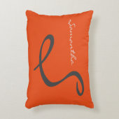 シックエレガントモダントレンディーモノグラシンプルム・オレンジ アクセントクッション (正面(垂直))