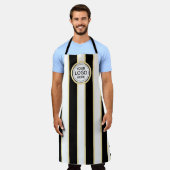 シックエレガントロゴB&Wゴールデンストライプズ エプロン (着用した状態)