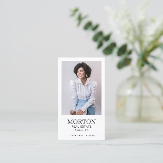 シックエレガント白黒不動産仲介業者写真 名刺 (スタンド正面)
