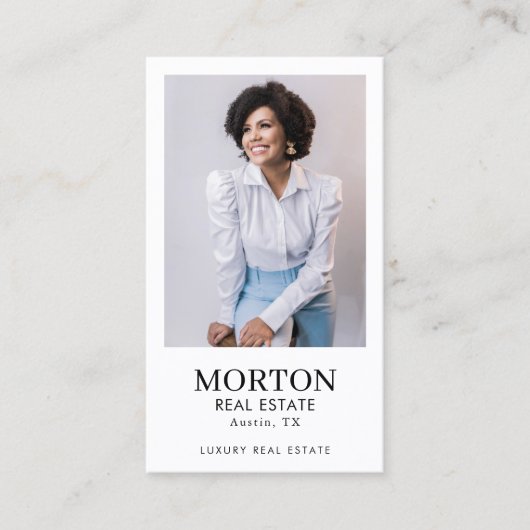 シックエレガント白黒不動産仲介業者写真 名刺 (正面)