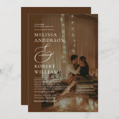 シックカジュアル金ゴールドとブラウンフォト結婚ズ 招待状 (正面/裏面)