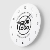 シックカスタムなビジネスロゴと文字オンホワイト ラージ壁時計 (傾斜)