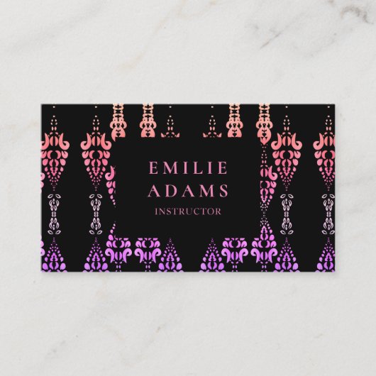 シックガーリーなピンクと紫の装飾品 名刺 (正面)