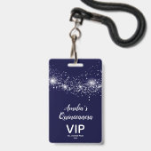 シックグリッターオンネイビーキンセニェラ招待状VIPパス バッジ (Front with Lanyard)