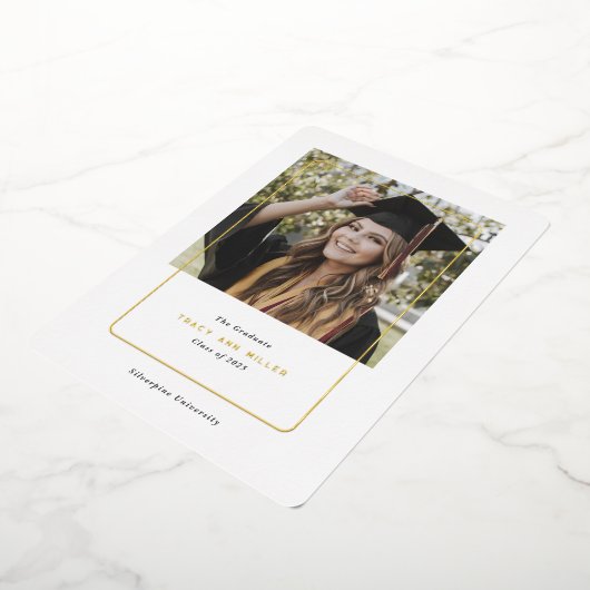 シックシンプルなモダン卒業発表 箔招待状 (回転した状態)