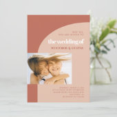 シックシンプルな桃のテラコッタ結婚アーチの写真 招待状 (スタンド正面)