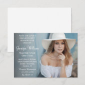 シックスタイリッシュな台本の暗い写真卒業 招待状 (正面/裏面)