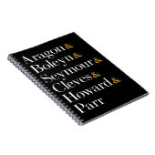 シックス・ザ・ミュージカル・クイーンズ – アンパサンドの名前Tシャツ ノートブック (右側)