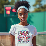 シックソーシャルクラブテニスバチェロレッテウィークエンド トライブレンドＴシャツ<br><div class="desc">このシックな「ソーシャルクラブ」をテーマにしたTシャツで、バチェロレッテの週末にスタイルを提供しよう。テニスラッ鮮やかケット、花模様、シックなレディースとスポーティなエレガンスのイラストを備えたカスタムこのお祝いシャツは、おもしろい、まとまった雰囲気を与えるのに最適である。テニスの週末に新婦と彼女の分隊に理想的なインスパイアバチェロレッテの週末やイベントのための記念として。カスタマイズ可能なユニークtouch</div>