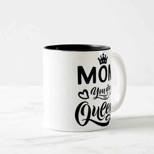 シックデザインタイポグラフィママママザクイーン ツートーンマグカップ (正面右)