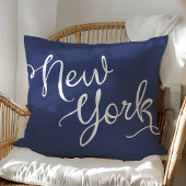 シックネイビーブルーアンドホワイトニューヨークタイポグラフィ クッション