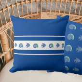 シックネイビーブルーストライプシーズシェルフィッシュビーチハウス クッション