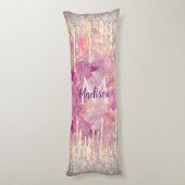 シックバラ赤面ピンクグリッタードリップモノグラム ボディピロー (裏面 (縦))
