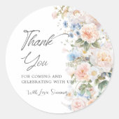 シックパステル赤面ホワイトブルーフローラブライダルシャワー ラウンドシール (正面)