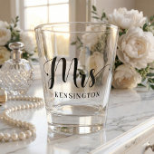 シックパーソナライズされたなミセス・ニューリフタイポグラフィ ショットグラス