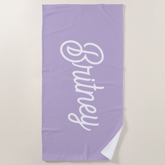 シックパーソナライズされたラベンダーパープルモノグラム名 ビーチタオル (正面)