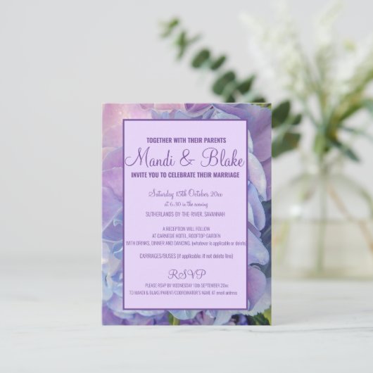 シックパープルアジサイ結婚式招待状ハガキ ポストカード (スタンド正面)