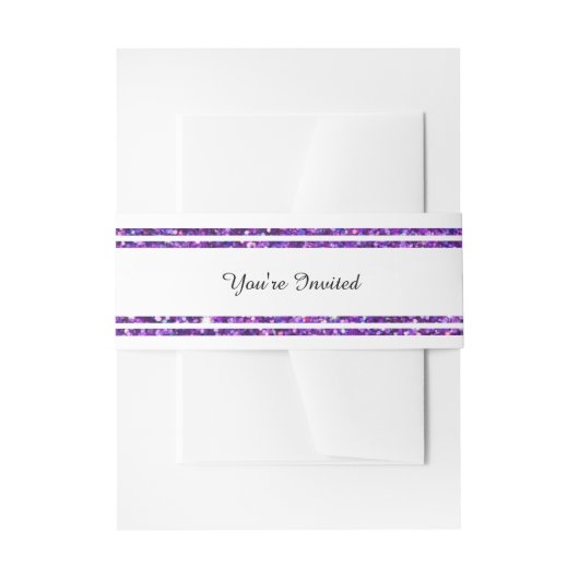 シックパープルフェイクグリッタートリム – ベリーバンド 招待状ベリーバンド (正面例)