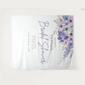 シックパープルフラワーガウンブライダルシャワーウェルカム タペストリー (正面(横))