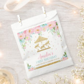 シックピンクミントフローラ回転木馬バースデーパーティー フェイバーバッグ (クリップ留めされた状態)