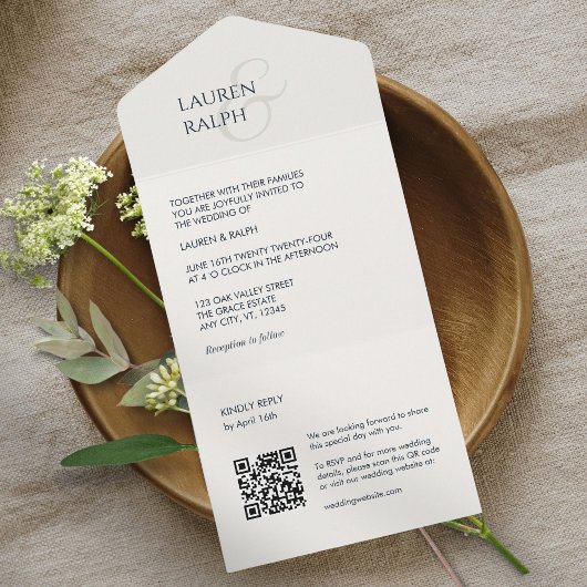 シックブラック&アイボリーモノグラムイニシャル オールインワン招待状