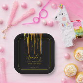 シックブラック&金ゴールドグリッタードリップススウィート16誕生日 ペーパープレート (パーティー)