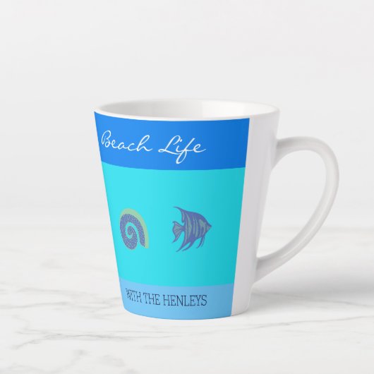 シックブルーストライプシーズフィッシュファミリーネームビーチハウス カフェラテマグ (右)