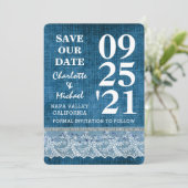 シックブルーデニムレースモダン日付を保存 招待状 (スタンド正面)