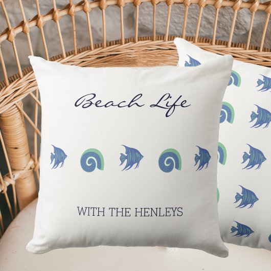 シックブルーホワイトシェルアンドフィッシュファミリービーチハウス クッション
