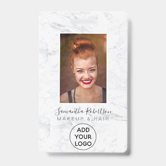 シックホワイトマーブルロゴ従業員のフォトパス バッジ (表面)