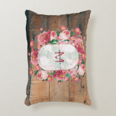 シックボタニカルヴィンテージリースモノグラムウッド アクセントクッション (正面(垂直))