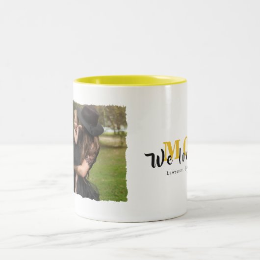 シックミニマリストモノグラムカスタム写真コラージュギフト ツートーンマグカップ (中央)