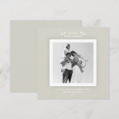 シックミニマルな暖かいグレー/ベージュのクリスマスフォトカード シーズンカード (正面/裏面)